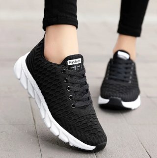 Orthopädische Damen Sneaker mit Komfort - Schwarz Orthopädische Damen Sneaker mit Komfort - Schwarz